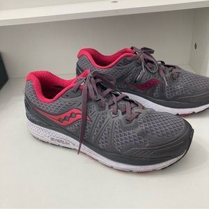 Women’s Saucony Echelon 6 Gray Pink Running Athletic Sneaker Shoes Size 11.